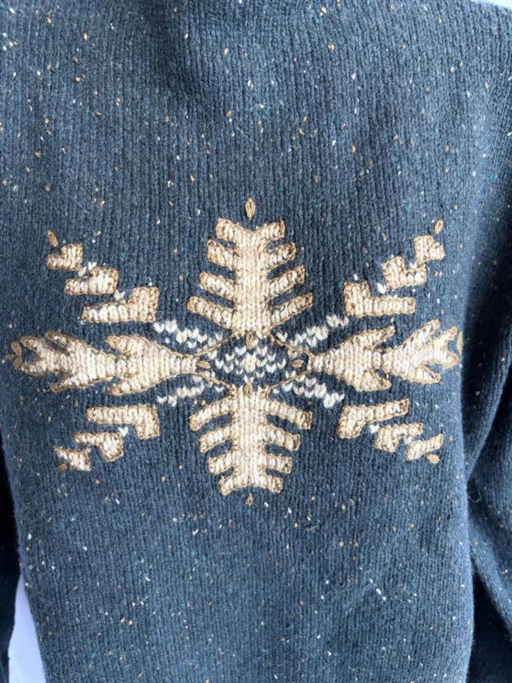 Woolrich Snowflake Wool Spruce Turtleneck Sweater XL, 23” PTP 25” L - Picture 2 of 7